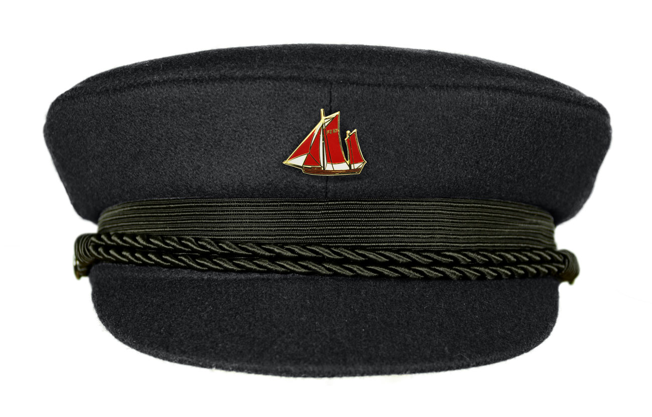 MADSea schwarzer Elbsegler mit Motivpin Zeesenboot