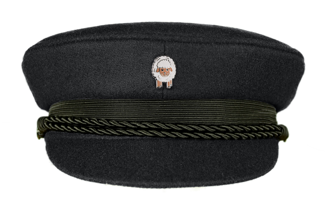 MADSea schwarzer Elbsegler mit Motivpin Schaf